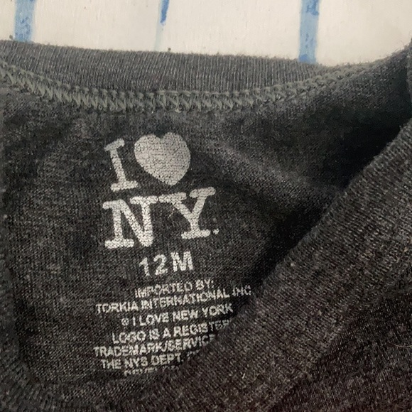 Baby onesie - size 12m - Picture 2 of 4